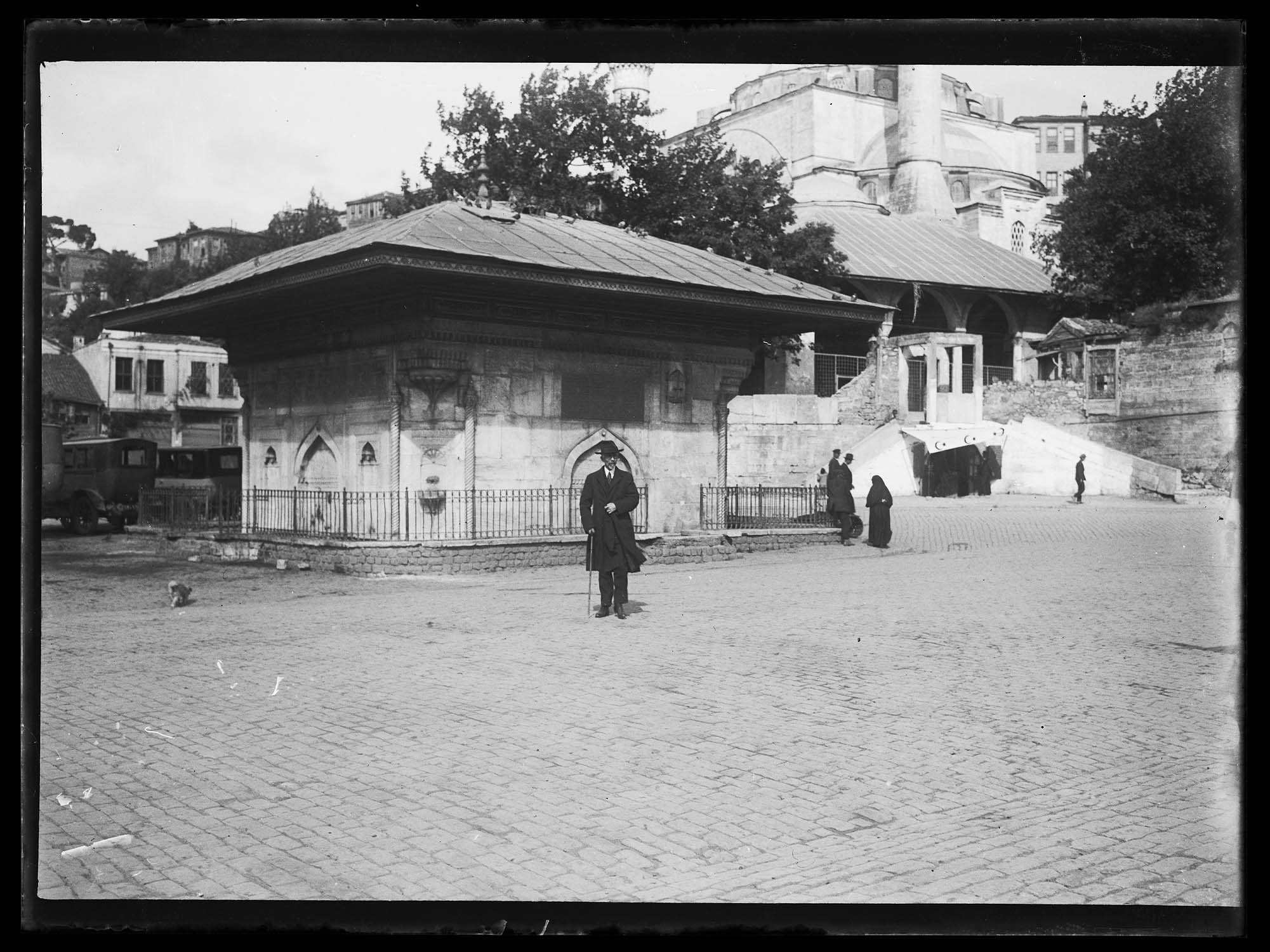 Fontaine devant la mosquée